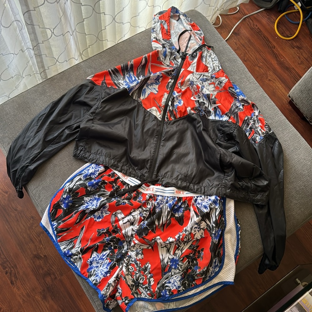 NIKE Womens Oversized Crop Hooded Rain Jacket dri fit with shorts